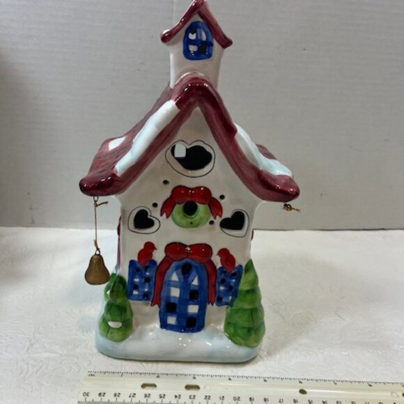 VTG Elements Christmas Village Church Ceramic Hand Painted 5.5"x5"x11" - Picture 10 of 11